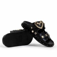 Papete Confort com Aplicações e Detalhes Dourados - Preta